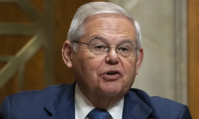 Сенатор, критикувал корупцията у нас, ще лежи 11 години заради златни кюлчета и стотици хиляди в брой - Tribune.bg