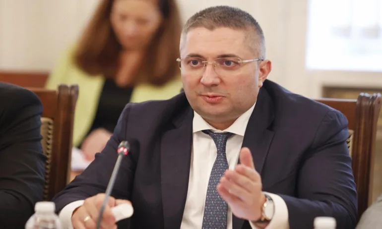 Нанков за брифинга на МРРБ: Шишков изнесе поредното си шоу от сериала Приказки под Шишковия храст - Tribune.bg