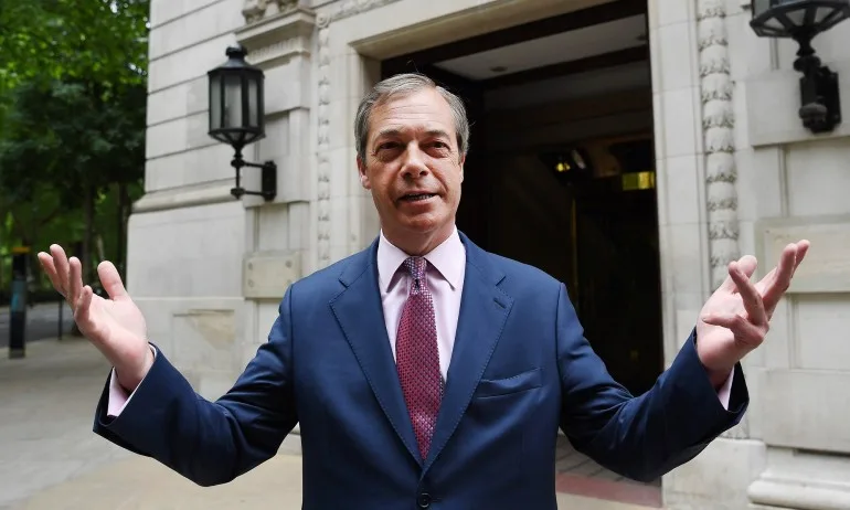 Брекзит на Найджъл Фараж води убедително във Великобритания - Tribune.bg