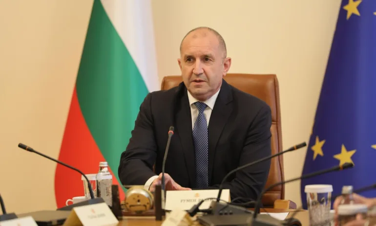 Румен Радев: Огромен дефицит и фантастични договори излизат наяве - Tribune.bg
