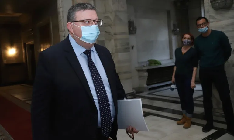 Правителството одобри допълнителни разходи по бюджета на КПКОНПИ - Tribune.bg