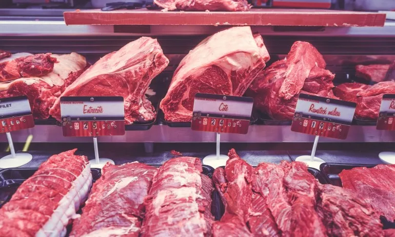 Месо с жълто-зелено вещество ужаси клиенти на голяма верига магазини (СНИМКА) - Tribune.bg