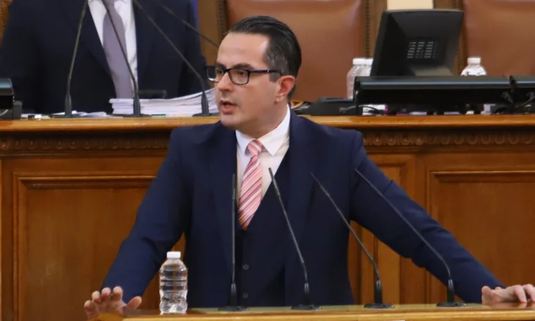 Цончо Ганев срещу Явор Божанков: Да осъзнае къде се намира, а не да стои най-отзад и да подсмърча - Tribune.bg