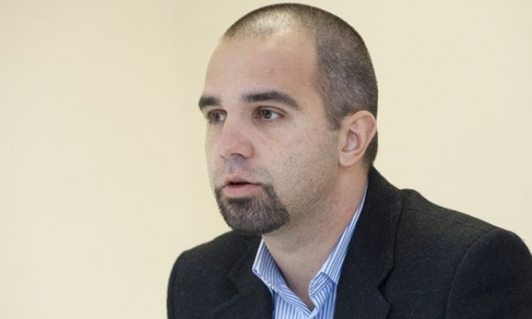 Партията на Янев е преграда за Възраждане, коментира още социологът