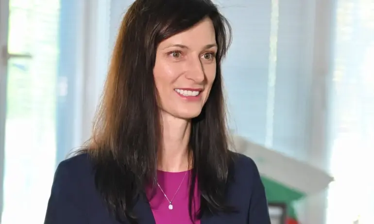 Мария Габриел: Изкуственият интелект е област от стратегическо значение - Tribune.bg