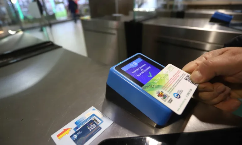 След 1 януари в градския транспорт на София – билети за време, край на перфораторите и контрольори с видеорегистратори - Tribune.bg