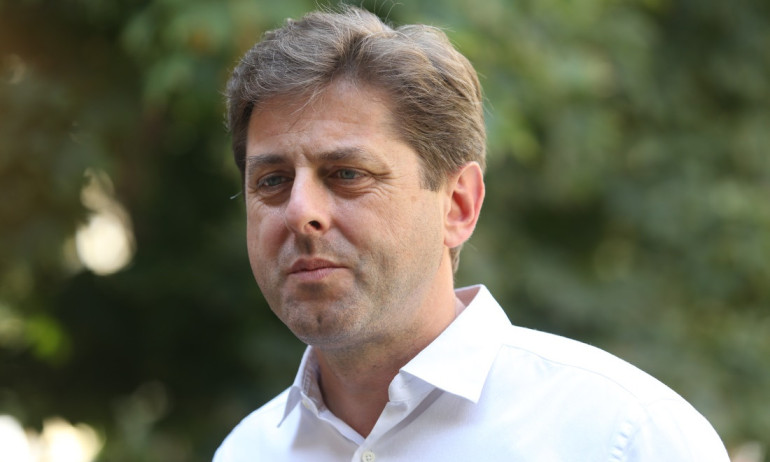 Зафир Зарков за новата билетна система в София: Запазваме цената на основните превозни документи - Tribune.bg