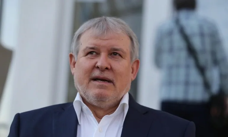 Румен Христов: Можем да избираме между Върви, народе възродени и Партизан за бой се стяга - Tribune.bg