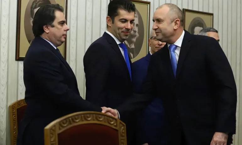 ПП-ДБ освиркаха президента Радев, кратък и трънлив е пътят от Осанна до Разпни го - Tribune.bg