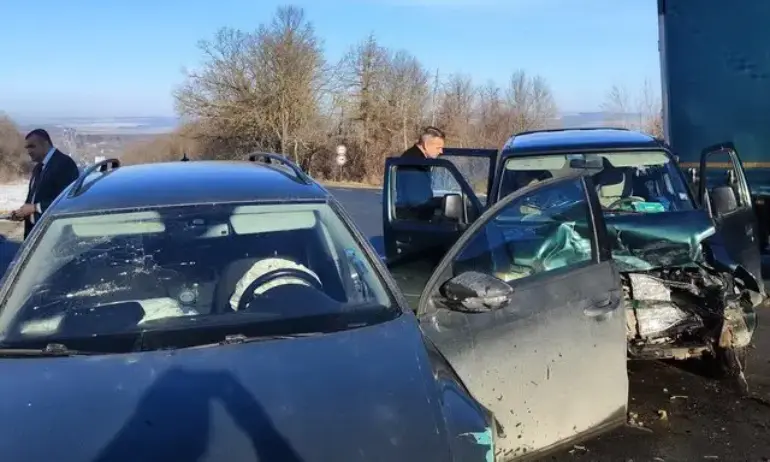 Катастрофа край Шумен, в една от колите е имало ръководни служители на МВР - Tribune.bg