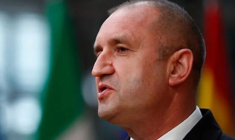 Радев присвоил девиза за кампанията си от СДС (СНИМКИ) - Tribune.bg