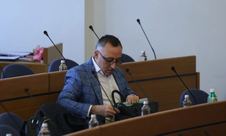 Обсъждат връщането в клас на учениците от 5 до 12 клас - Tribune.bg