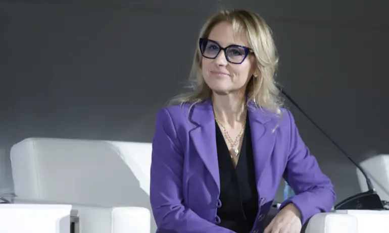 Министърът на иновациите се оправда за пътуванията в чужбина: Всяко едно е свързано с резултат - Tribune.bg