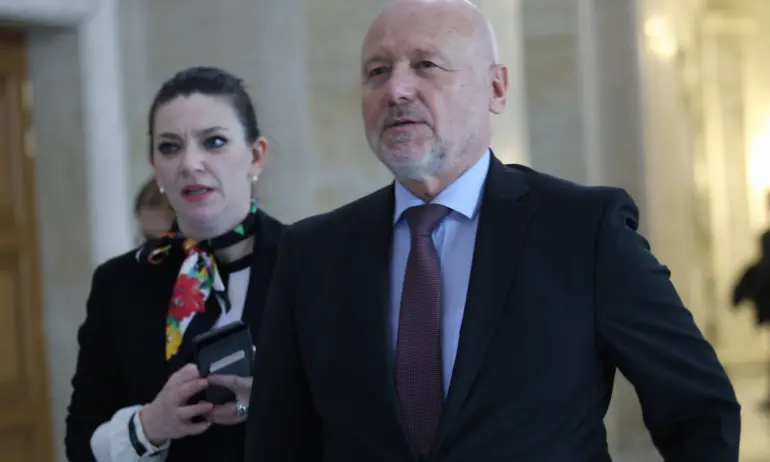 Тагарев: Работим за допълнително оказване на помощ за Украйна - Tribune.bg