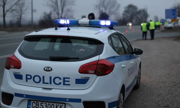 Две деца бяха задържани да шофират крадена кола в София - Tribune.bg