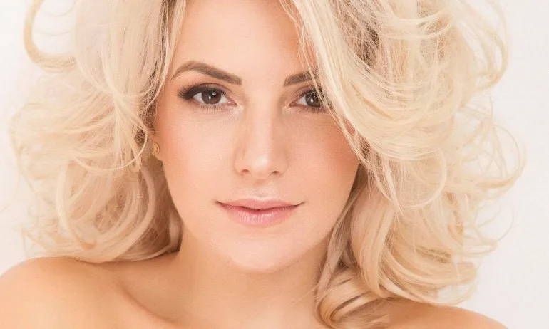 Поли Генова ще става майка за втори път, показа бременно коремче (Видео) - Tribune.bg