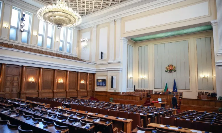 На извънредно заседание Народното събрание ще гласува проектокабинета Денков-Габриел“, след