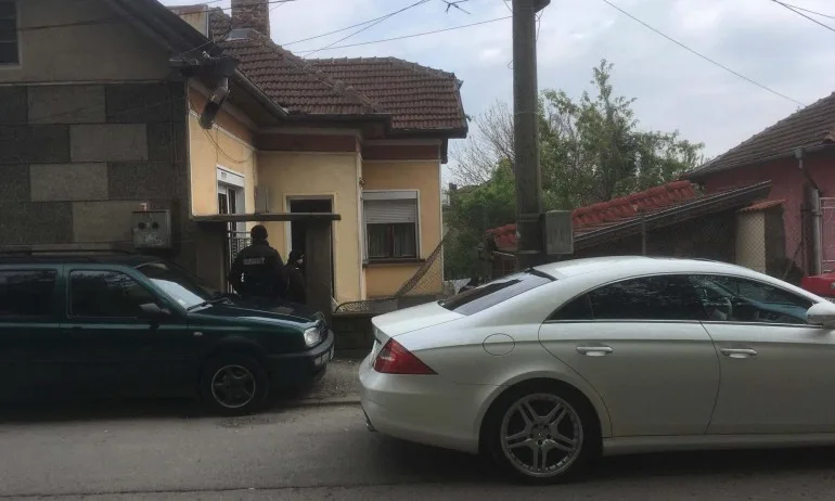 Проверяват законни ли са къщите на ало-измамниците в Горна Оряховица - Tribune.bg