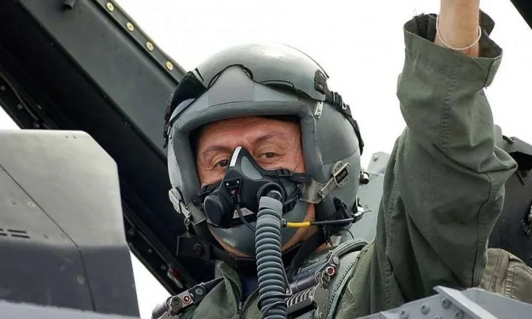 Соломон Паси: Благодаря на Радев за летателния ми опит на Ф-16, но да правя нова партия не ми влиза в плановете - Tribune.bg