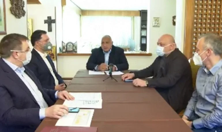 Борисов събра министрите: Облекчават се мерки, ваксини има за всички - Tribune.bg