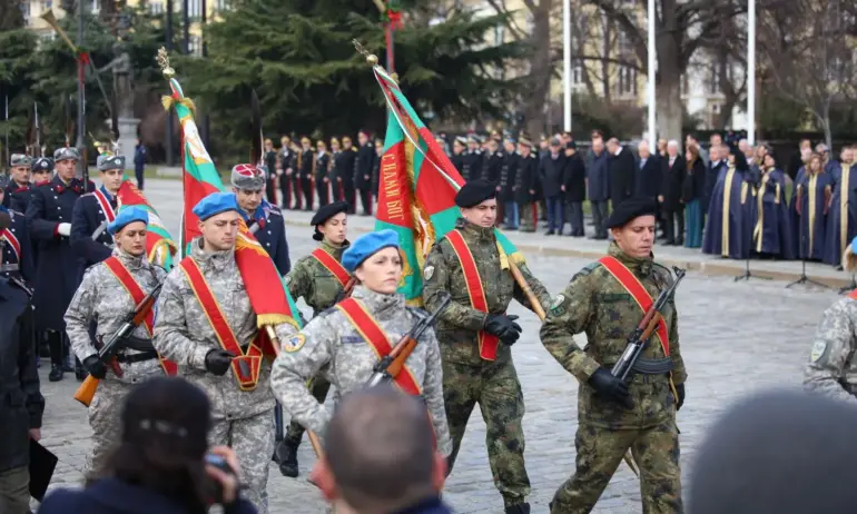 Оставки в МО заради неизпратени покани към Народното събрание за Богоявленския водосвет - Tribune.bg