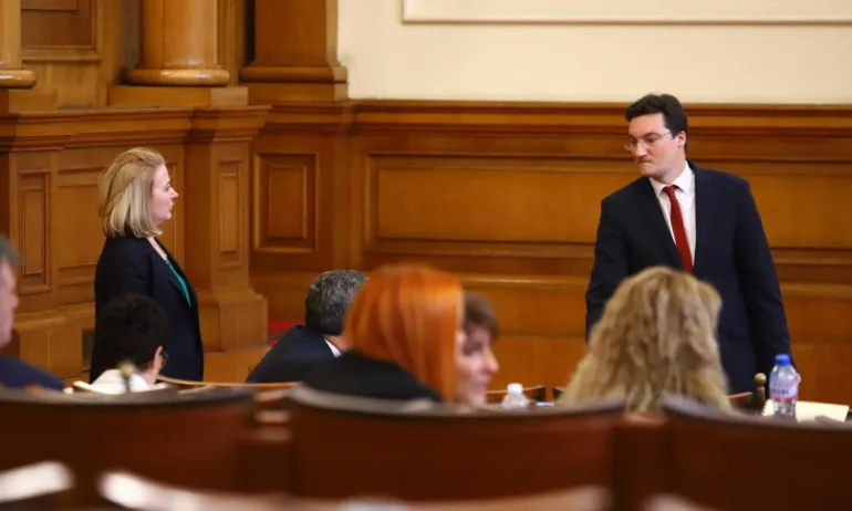 Крум Зарков като Бойко Рашков – камикадзе на чужди политически поръчки - Tribune.bg