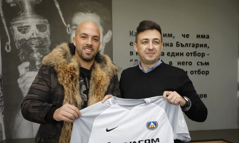 Официално – Николай Михайлов подписа с Левски (ВИДЕО) - Tribune.bg