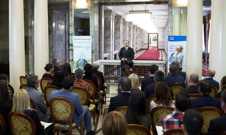 Радев: Държавите, които развиват технологиите, задават дневния ред - Tribune.bg