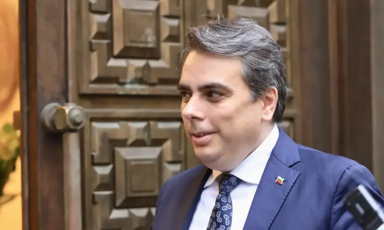 Асен Василев скоростно внася проектобюджет, за да влезе в сила до 31 юли - Tribune.bg