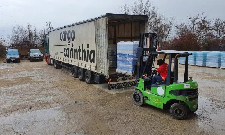 България изпрати първия ТИР с минерална вода в помощ за Хърватия - Tribune.bg