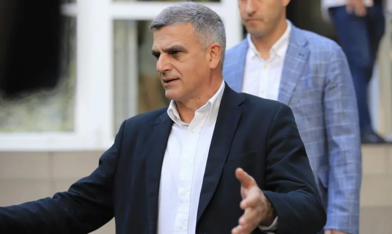 Стефан Янев: Дребни проблеми са неработещите машини, всичко върви нормално - Tribune.bg