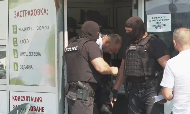 Акция в Бургас срещу схема с крадени луксозни автомобили - Tribune.bg