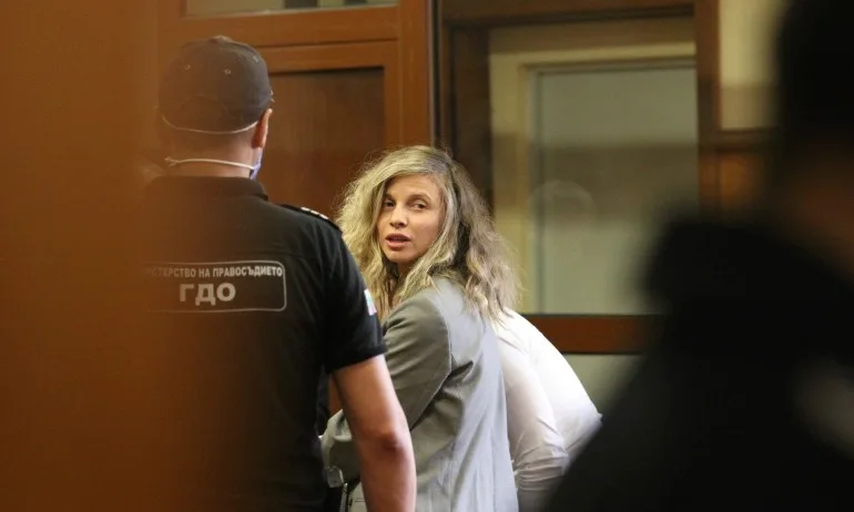 ЛиЛана обяви, че е асфалтирала повече улици от Борисов, пуснаха я под домашен арест - Tribune.bg