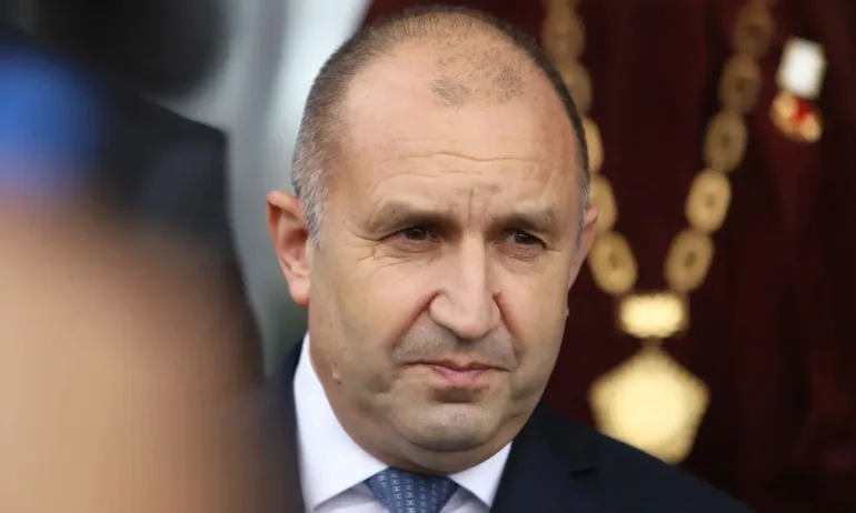 Радев от две години управлява България, неговият съветник Бойко Рашков проспа мигрантската криза - Tribune.bg