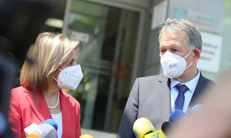 Европейският комисар по здравеопазването призова към ваксинация, за да овладеем пандемията и новите варианти - Tribune.bg