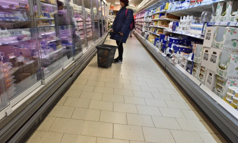 КЗП констатира рекордни 651 нарушения при 755 проверки в търговски хранителни вериги - Tribune.bg