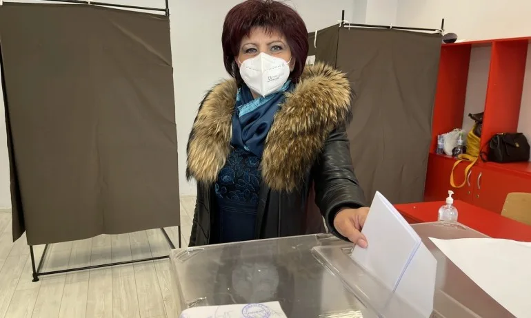 Караянчева: Гласувах за стабилност, за да продължим да надграждаме постигнатото - Tribune.bg