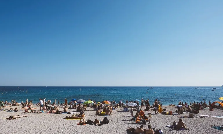 6.5% ръст на туристите за година - Tribune.bg