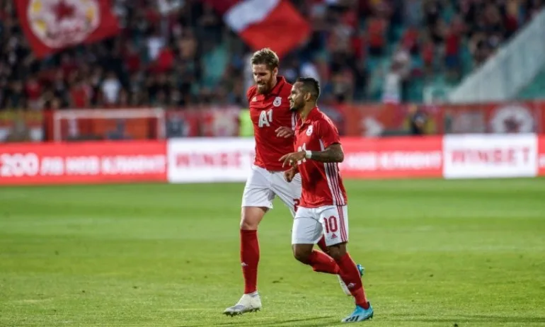 Албентоса разкри за чистка на Армията - Tribune.bg