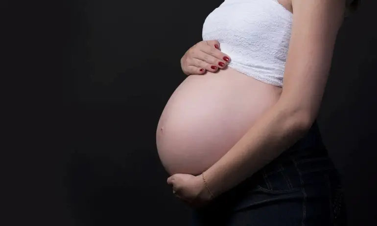 Отново насилие: Бременна жена е удряна в корема в Бургас, загубила е бебето - Tribune.bg