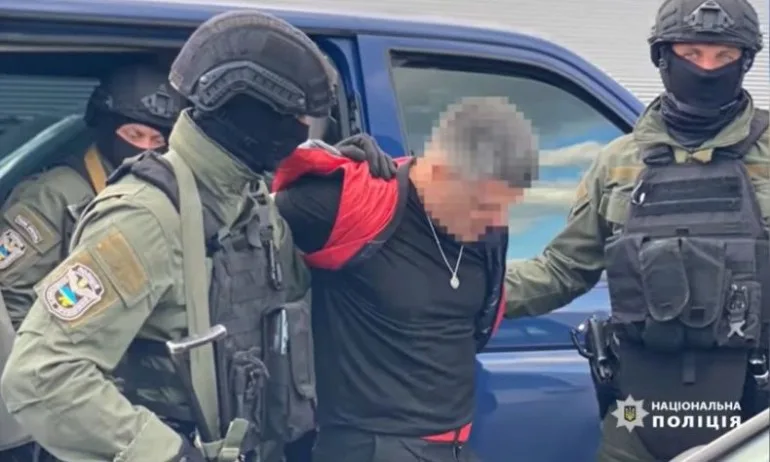 Заловиха Евелин Банев-Брендо в Украйна - Tribune.bg