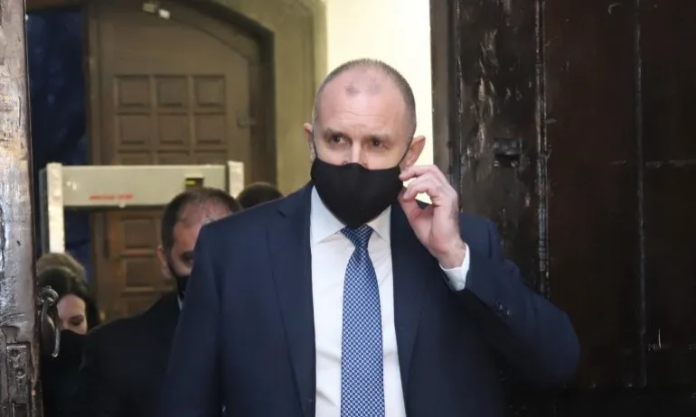 Радев мълчи за шпионския скандал, защото чака директива от Москва - Tribune.bg