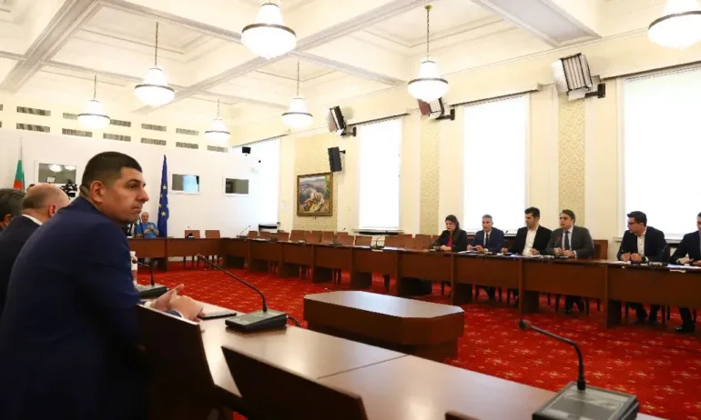 ПП и ДБ с разногласия за бюджет 2023 - Tribune.bg