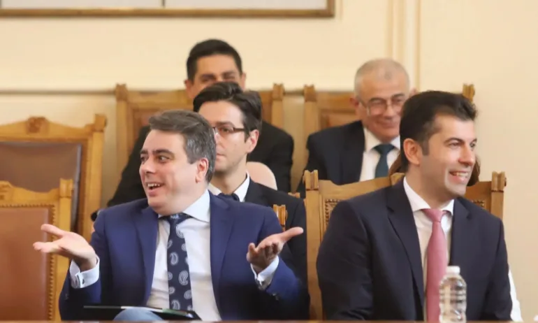 ПП дава най-много пари за Фейсбук реклама (ГРАФИКА) - Tribune.bg