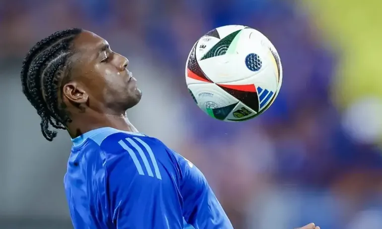 Турски клуб позлатява защитник на Левски - Tribune.bg