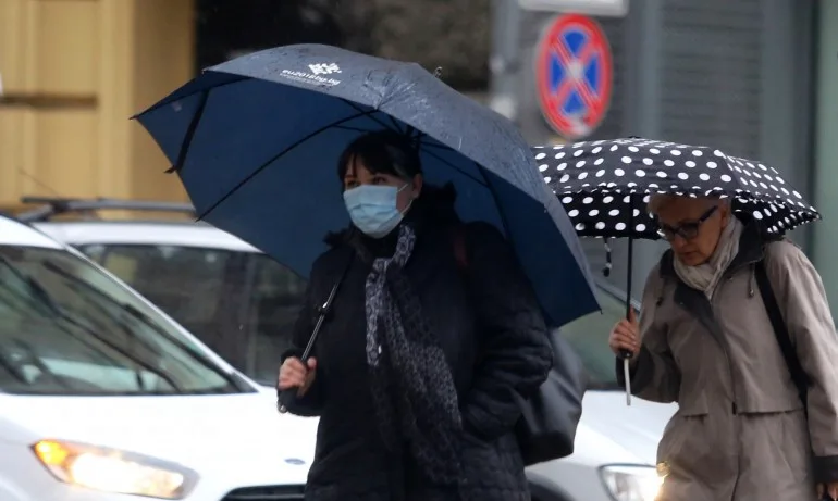 Жълт код за гръмотевични бури и градушки в 14 области - Tribune.bg