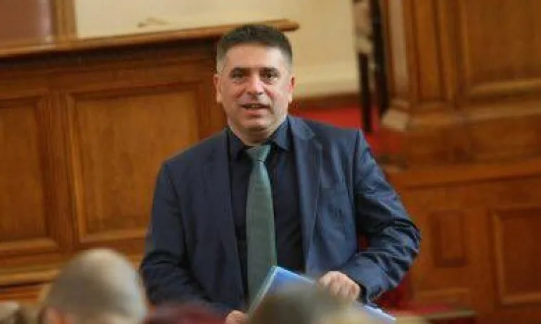 Данаил Кирилов: Машинното гласуване не спестява време и не премахва риска от манипулация - Tribune.bg