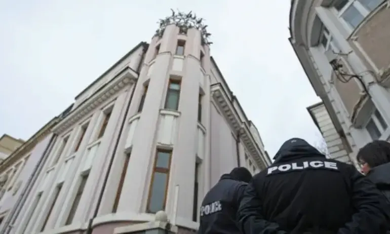 Нове Холдинг: Божков се прибра доброволно. Останалото са откровени лъжи и лош превод - Tribune.bg