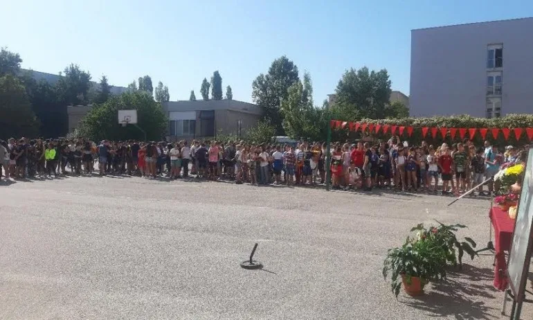 Зам.-министър Стоян Андонов присъства на откриването на учебната година в СУ Ген. Владимир Стойчев - Tribune.bg