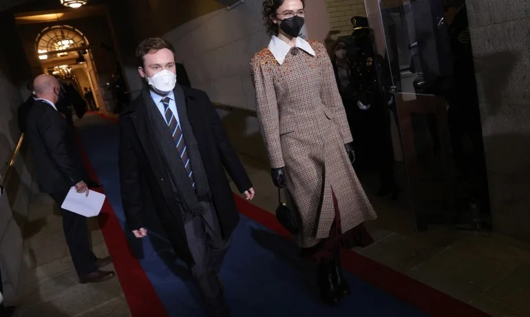 Доведената дъщеря на Камала Харис дебютира на модния подиум в Ню Йорк - Tribune.bg